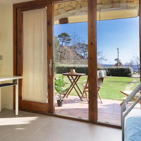 Lets Holidays Garden House In Front Of The *