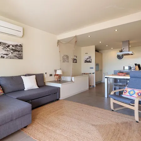 Appartement Lets Holidays Garden House In Front Of The