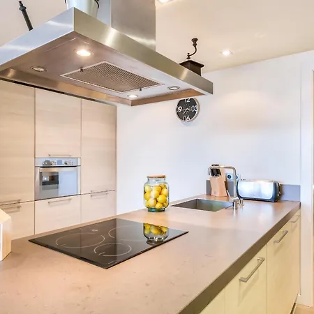 Apartamento Lets Holidays Garden House In Front Of The Tossa de Mar