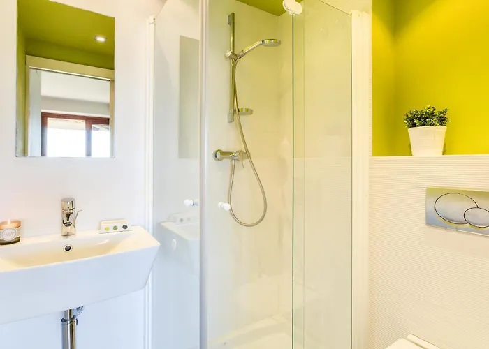 Апартаменты Lets Holidays Garden House In Front Of The *