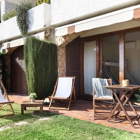 דירה Lets Holidays Garden House In Front Of The טוסה דה מאר