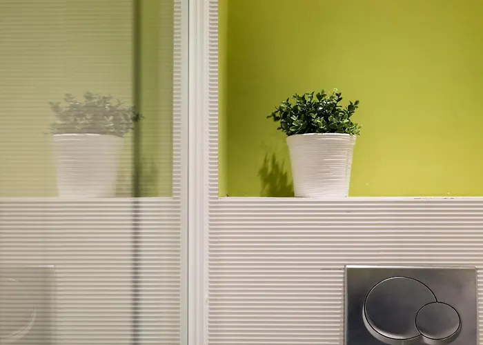 Lets Holidays Garden House In Front Of The Apartment