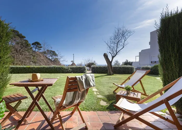 Lets Holidays Garden House In Front Of The Appartement *